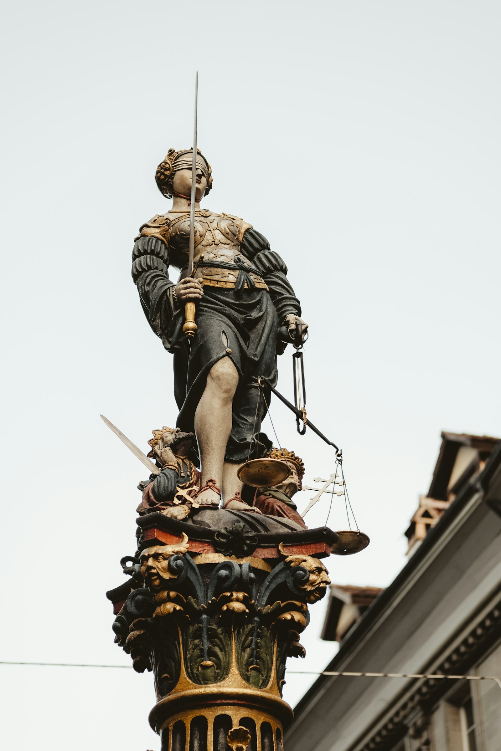 Estatua de la Justicia — proceso penal por delitos contra la integridad sexual